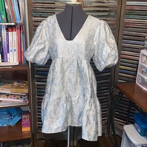 Endless rise size L.  Beautiful dress